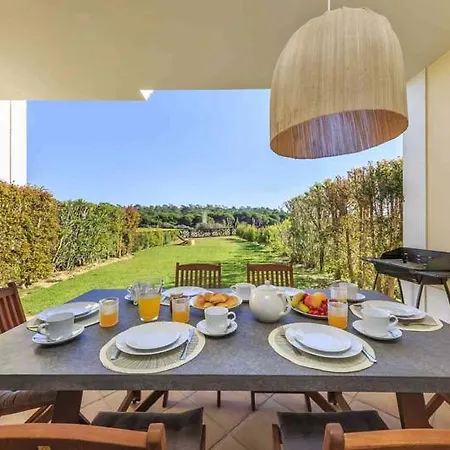 Sleeps 5 With Pool Air Con And Wifi Vila Quinta do Lago