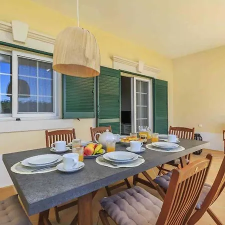 Sleeps 5 With Pool Air Con And Wifi Quinta do Lago