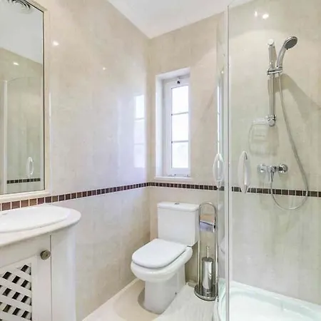 Sleeps 5 With Pool Air Con And Wifi Vila *